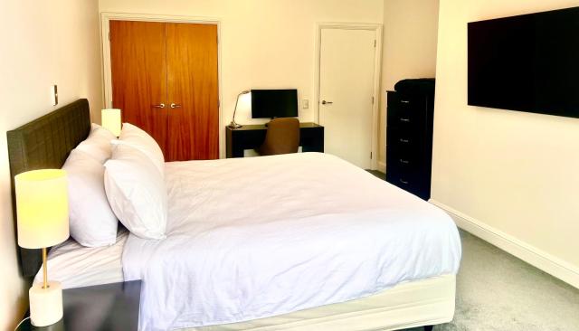 Resort Style CBD 1BR with Carpark & Balcony