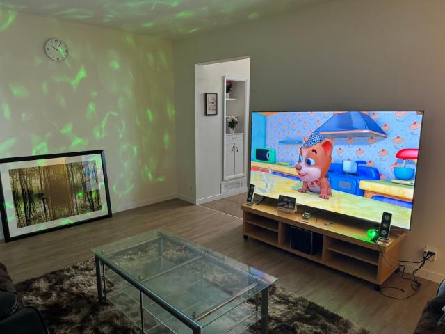 Spacious 3BR Main Floor Home Perfect for Families & Groups