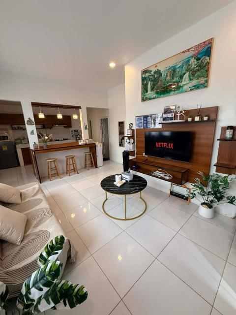Casa de Dahican, 2BR House with generator - near Dahican beach