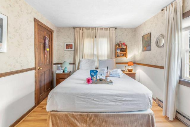 690 Commercial St, Provincetown, MA 02657