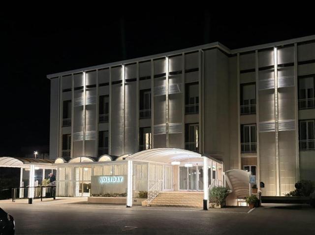 Hotel Holiday