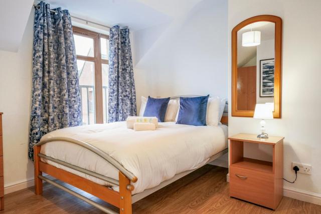 Lovely 4BR Townhouse in Heart of Queens Quarter - Pass the Keys