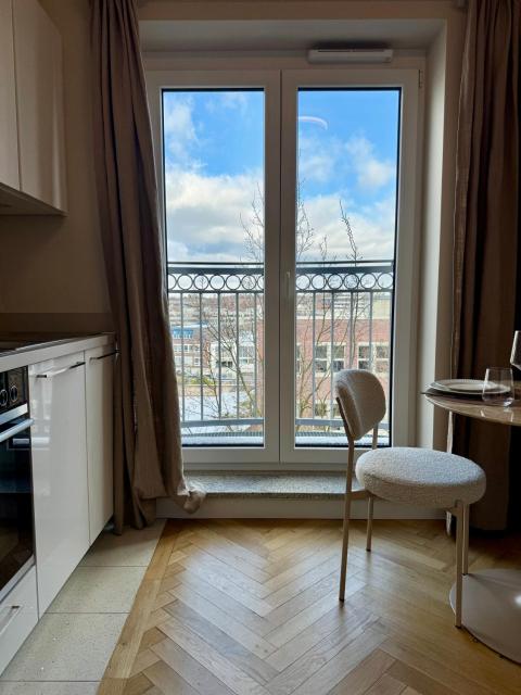 CLS Moderne City-Wohnung Hamburg mit Smart-TV, Nespresso Maschine inklusive Kapseln, Blick über Hamburg, Cafe im Haus, Bus gegenüber, Flex Check-In