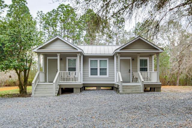 Gulfport Cottage w/ Fire Pit: Relax & Recharge!
