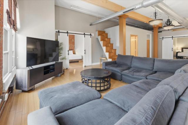 Top Floor Loft 4 Bedrooms and 2 000 sq ft