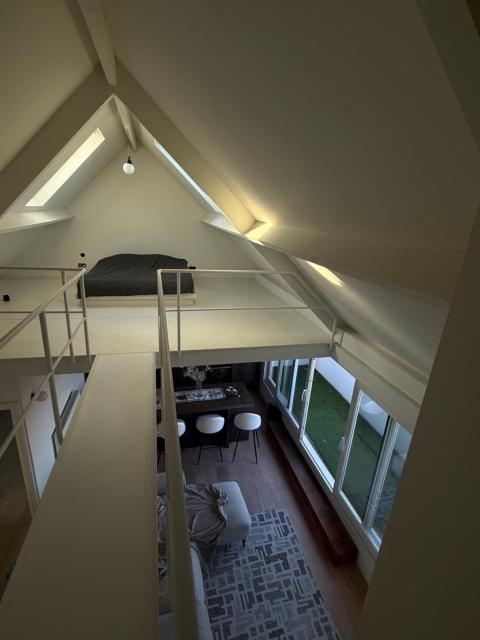 The loft house - amazing view in the centre with terrace -minimum stay 20 nights