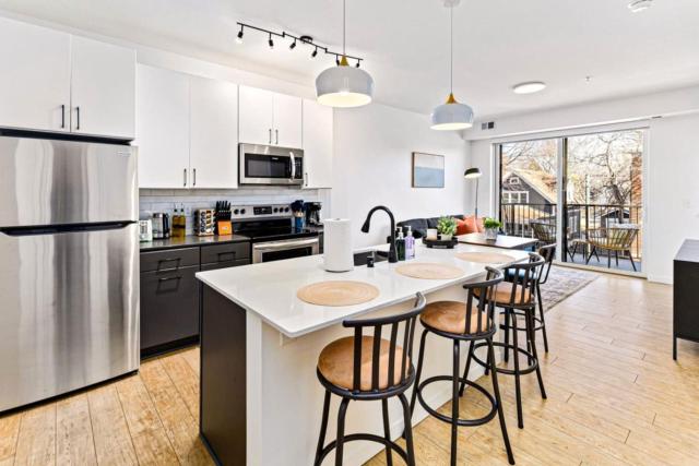 Luxurious 2BR Retreat near Downtown with Roofdeck and Gym