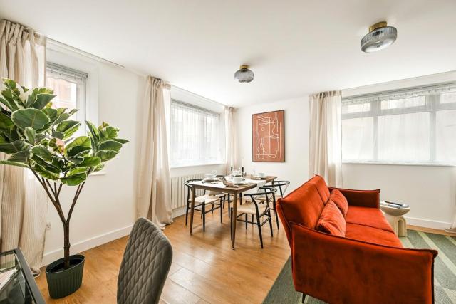 Spacious 2-Bed Clerkenwell Flat with Terrace