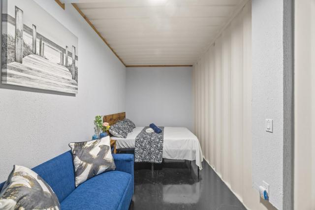 Charming 1-Bedroom Beach Apartment for 4