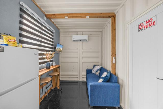 Charming 1-Bedroom Beach Apartment for 4