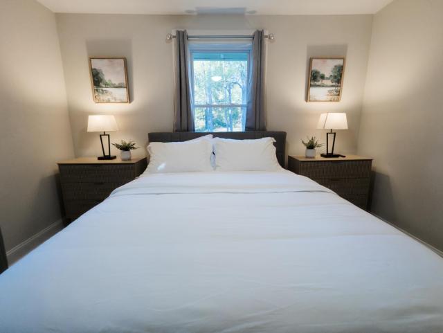 The Crestwood - Entire 3BR Ranch Home - Wi-Fi - Parking - Utilities Included - 25 Min to Downtown Atlanta