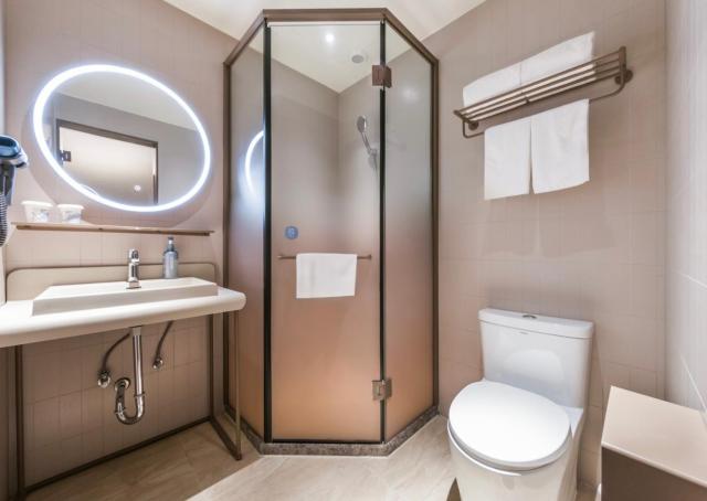 Hanting Hotel Shanghai The Bund Yu Garden Metro Station