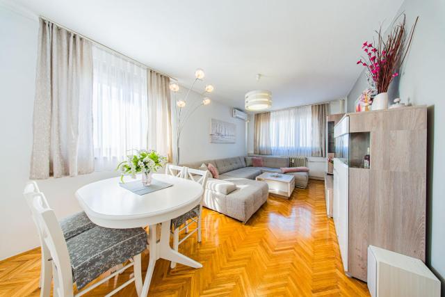 Flexible SelfCheckIns 235 - Zagreb - 1 Bedroom - WIFI - Monthly rent