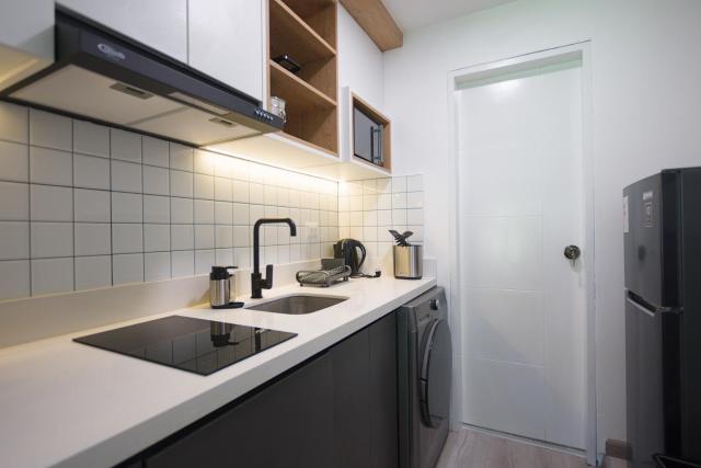 2-BR Apt in the Financial District with park views