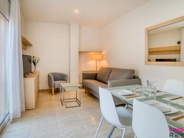Apartamento céntrico en S'agaró con parking y balcón - ES-298-48