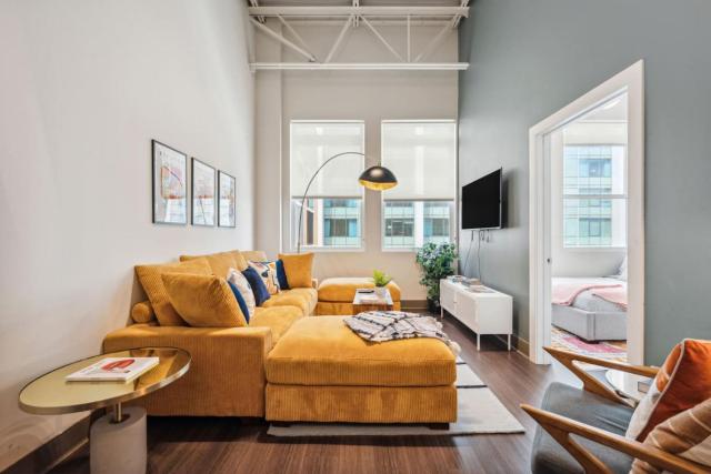 Downtown Penthouse - Mich Ave 2bd gym and VIEWS #12