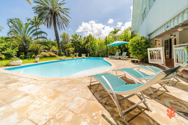 Paradis des Letchis Villa d Exception 12 Pers Piscine XXL Jardin Tropical Plage à 2 min à Pied