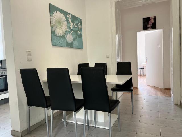 Spacious Vienna 4BR Stay for Friends & Families