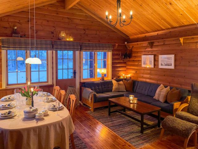 Cabin With Games Room And Views Of Follsjå