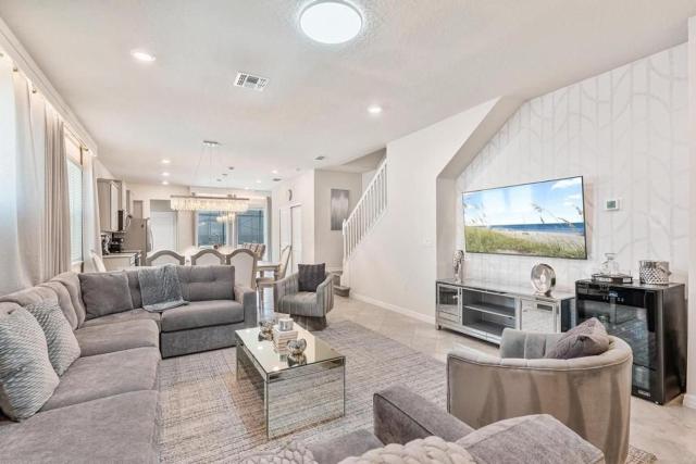 Casa Luxo 5 Suítes c/ Piscina – Windsor