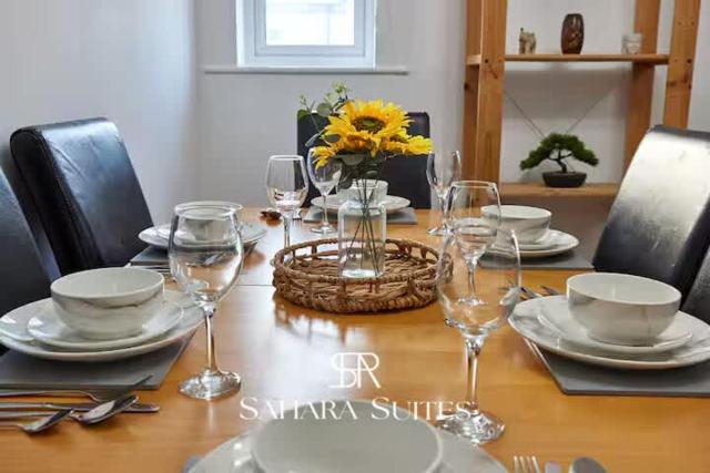 Modern 2BR Apt - Contractor Stay - Free Parking