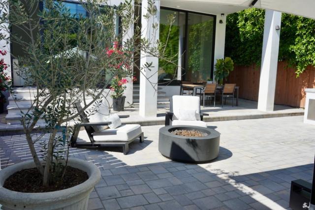 The Hollywood House