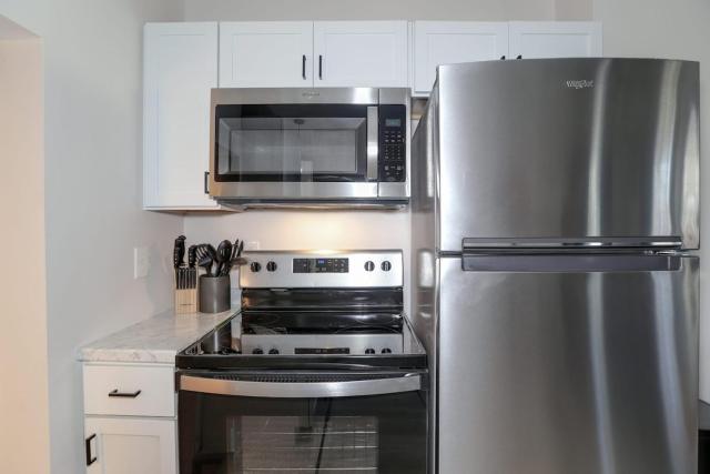 Lions Lair - 1 BR 1 BA Home Coffee Smrt TV Wifi