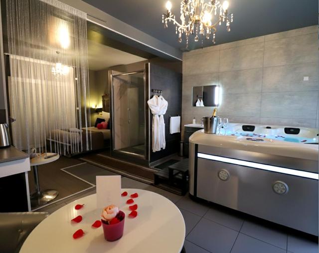 Luxury & Love - Professional Jaccuzzi and Spa