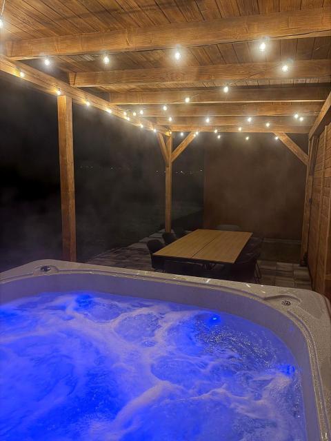 Górska Stodoła - Domek z Prywatnym Jacuzzi