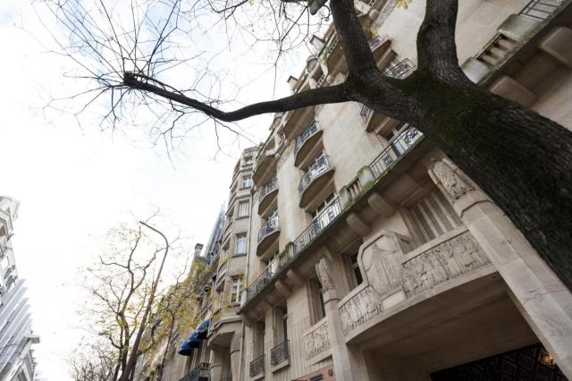 Prestigious 2BR - Sleeps 7 - Eiffel Tower