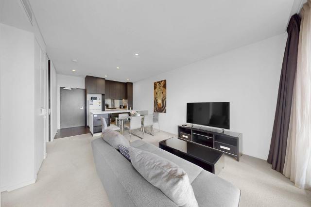 Elegant Urban Hideaway - Private Luxury Residential Apartment, walk to South Bank & Free Carpark