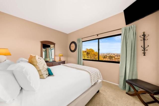 Spacious Beautiful Home with Stunning Bay Views