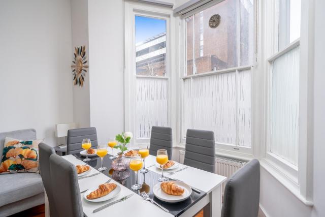 Comfy 2-Bed Flat Next to Clapham Junction