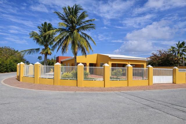 The Yellow Corner Villa