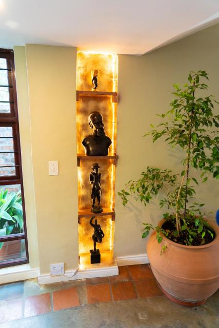 Shepherd's Corner Guest House - Tranquil Boutique Stay in Bryanston