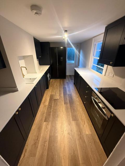6-bed house only 1 mile to the racecourse!