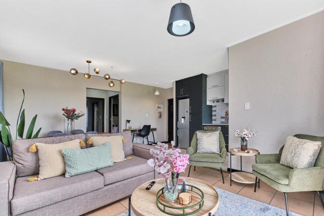 Golf Estate Apartment with Garden Views and Work-Friendly