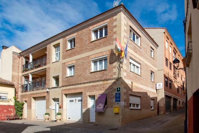 ALBERGUE EL CANTARO - Solo Peregrino con Credencial