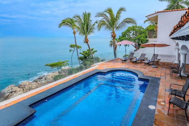 Ocean Front Villa - Private Pool and Ocean Access