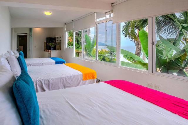 Ocean Front Villa - Private Pool and Ocean Access