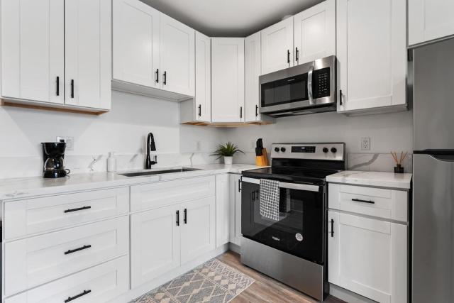 Cozy Central Studio for Monthly Living