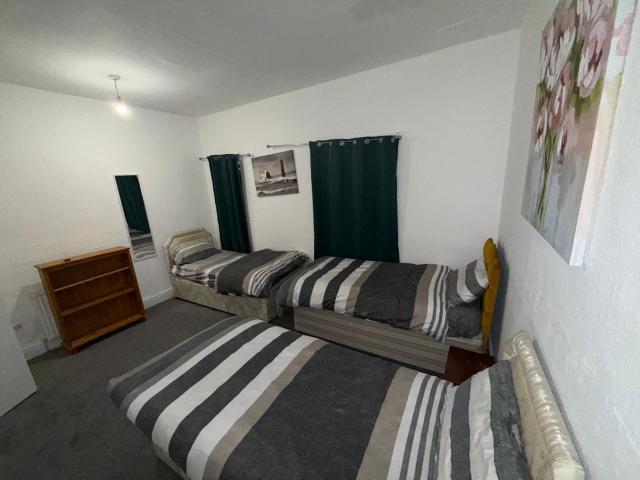 Comfortable Triple Room near manchester city center