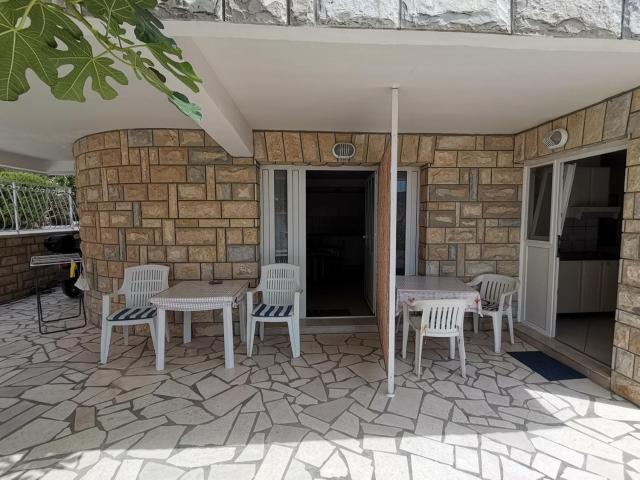 Apartments Ada