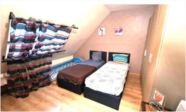 LA LUMINEUSE Suite 2 Chambres Spacieux avec Toilette et Salle de Bain Privée