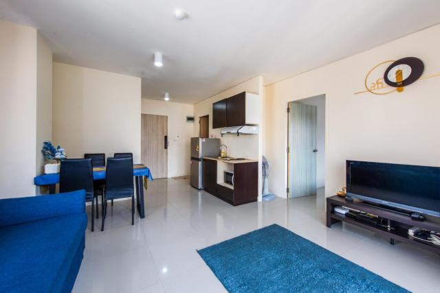 Amazing 2 bedrooms, near MRT Ratchada, Bangkok