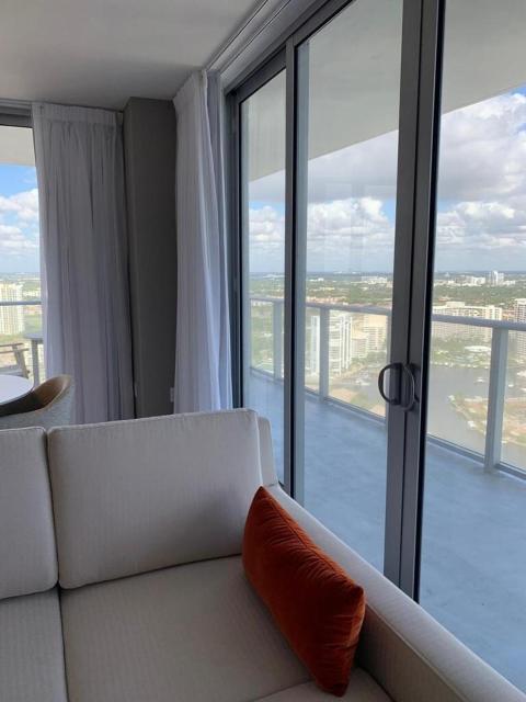 Hyde Beach house piso 34