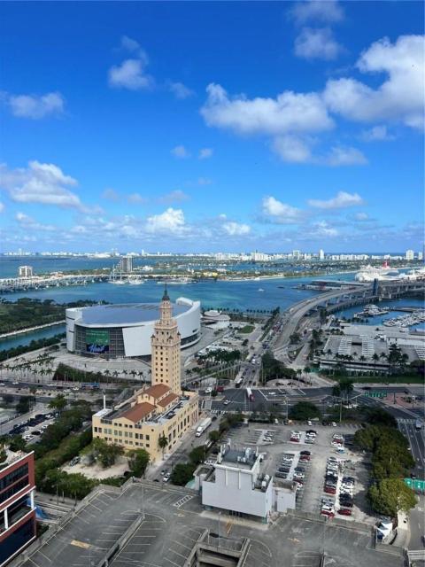 Downtown Miami Studio