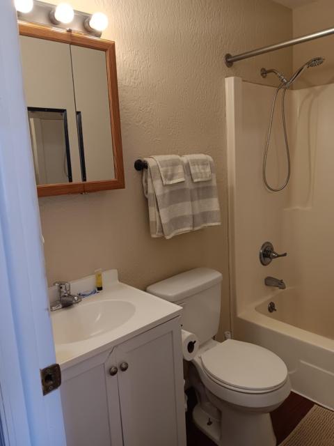 Route 52 Inn