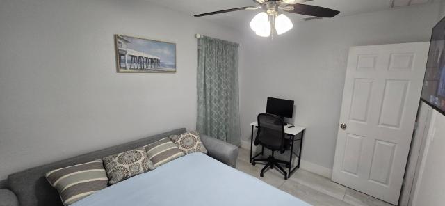 Villa Azalea 4BR Private Heated Pool Outdoor Kitchen Game Room Near Beach