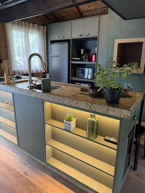 Air-conditioned cabin with fireplace and hot tub!